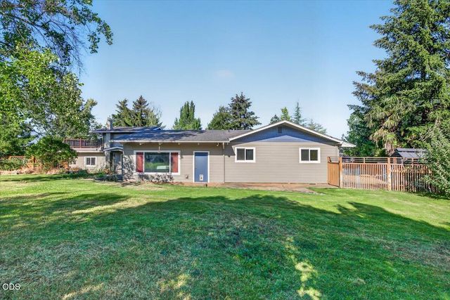 3415 Calle Vista Drive, Medford, OR 97504