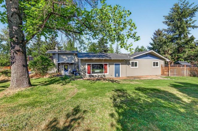 3415 Calle Vista Drive, Medford, OR 97504