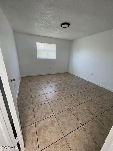 2148 Dora ST 12, Fort Myers, FL 33901
