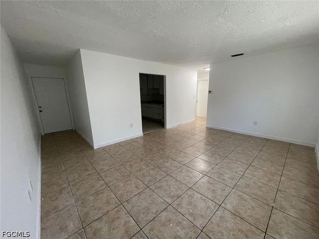 2148 Dora ST 12, Fort Myers, FL 33901