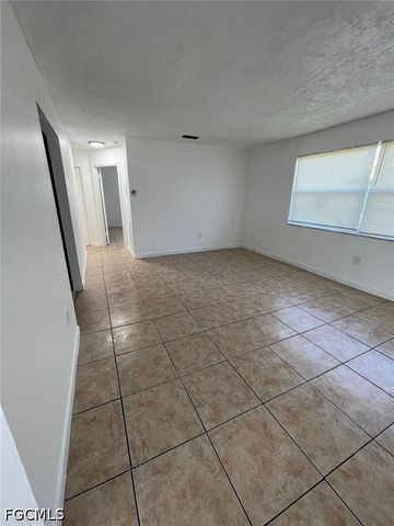 2148 Dora ST 12, Fort Myers, FL 33901