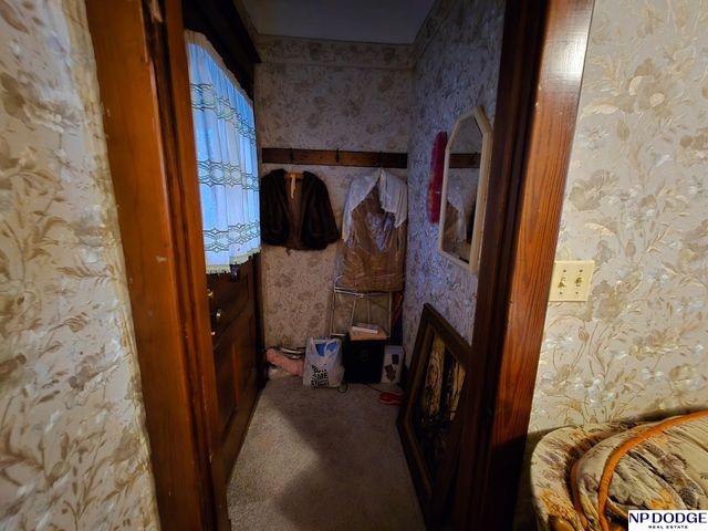 1953 S 11th Street, Omaha, NE 68108