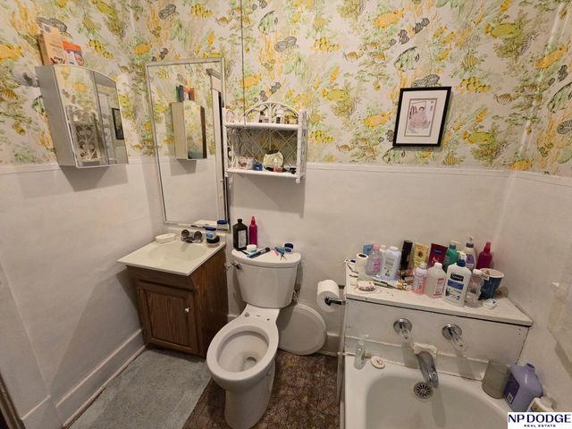 1953 S 11th Street, Omaha, NE 68108