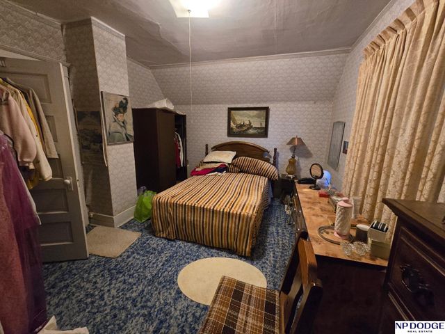 1953 S 11th Street, Omaha, NE 68108