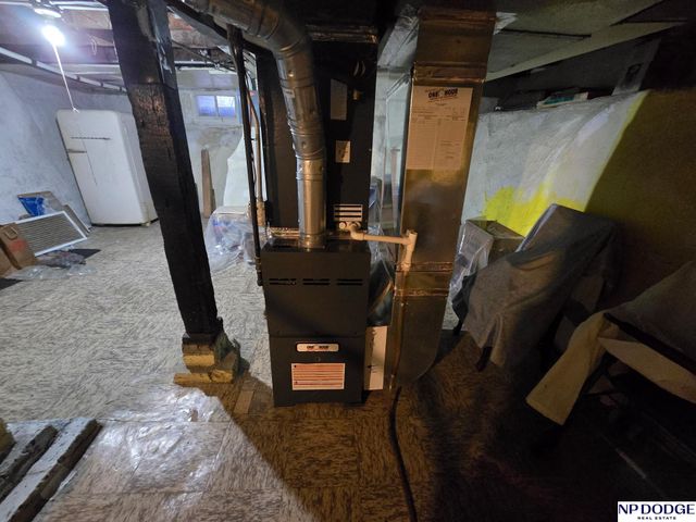 1953 S 11th Street, Omaha, NE 68108