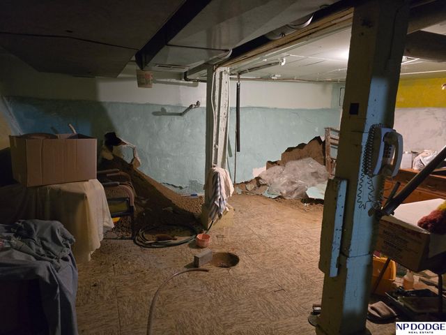 1953 S 11th Street, Omaha, NE 68108