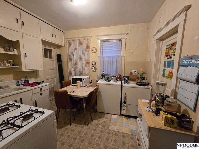 1953 S 11th Street, Omaha, NE 68108