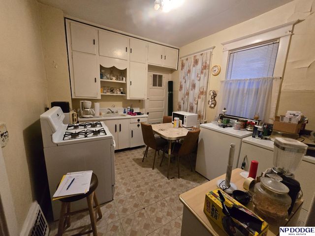 1953 S 11th Street, Omaha, NE 68108