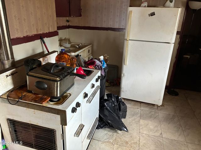 1355 Pleasant Street, Schenectady, NY 12303