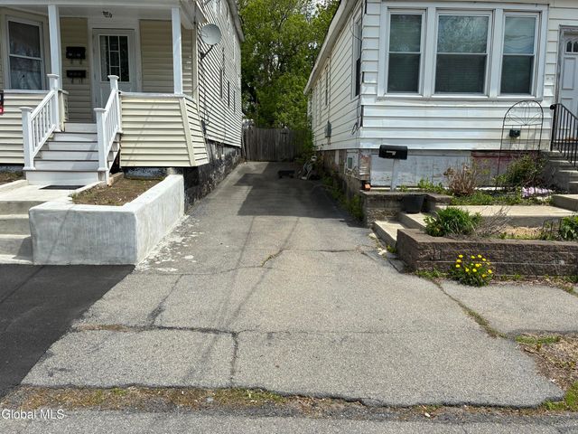 1355 Pleasant Street, Schenectady, NY 12303