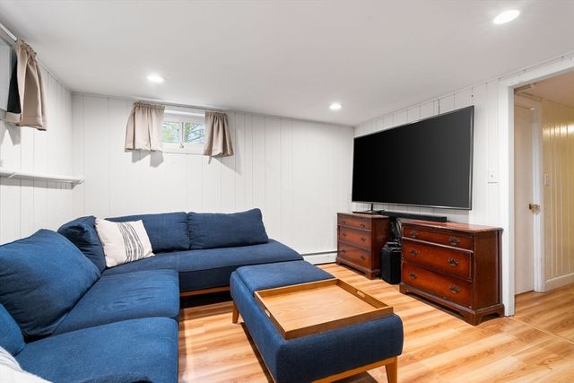 125 Sylvia St, Arlington, MA 02476