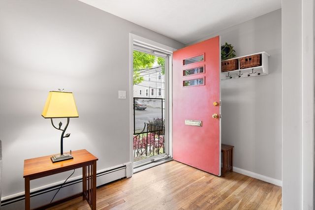 125 Sylvia St, Arlington, MA 02476