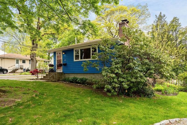 125 Sylvia St, Arlington, MA 02476