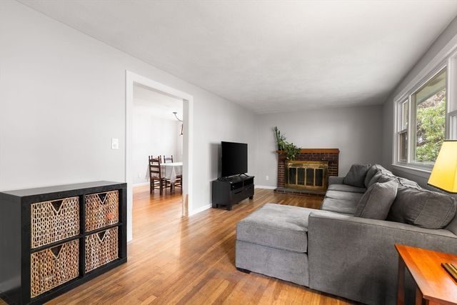 125 Sylvia St, Arlington, MA 02476