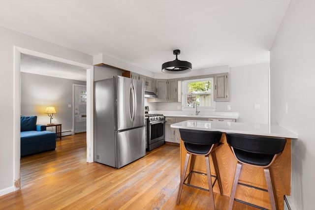 125 Sylvia St, Arlington, MA 02476