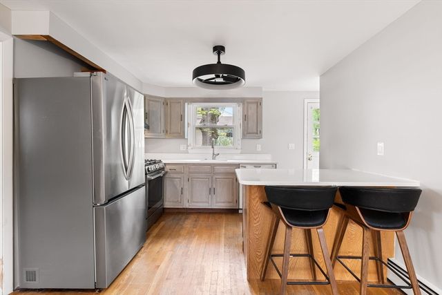 125 Sylvia St, Arlington, MA 02476