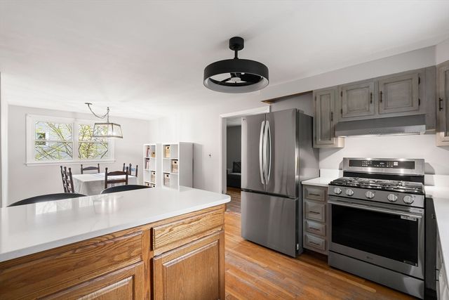 125 Sylvia St, Arlington, MA 02476