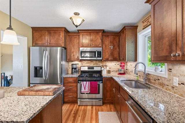 4251 Elizabeth Lane, Vadnais Heights, MN 55127