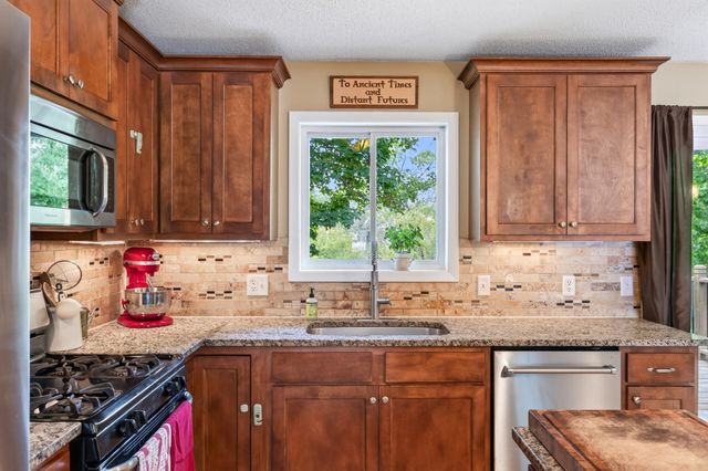 4251 Elizabeth Lane, Vadnais Heights, MN 55127
