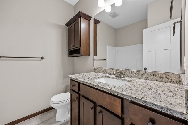 3025 Ridgeview Dr, Ely, IA 52227