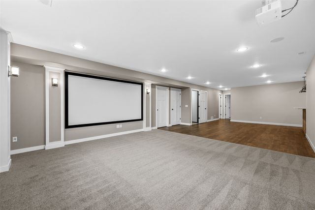 3025 Ridgeview Dr, Ely, IA 52227