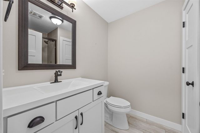 3025 Ridgeview Dr, Ely, IA 52227