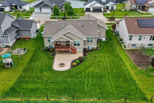 3025 Ridgeview Dr, Ely, IA 52227