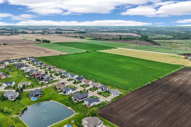 3025 Ridgeview Dr, Ely, IA 52227