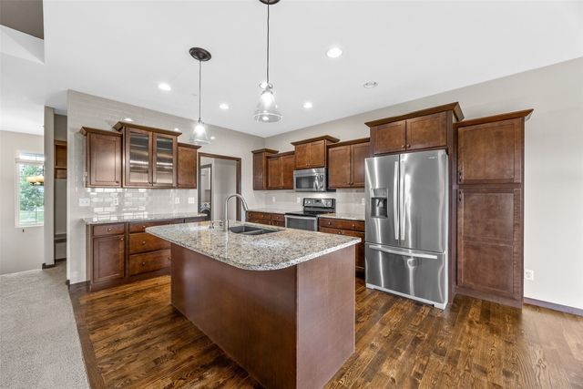 3025 Ridgeview Dr, Ely, IA 52227