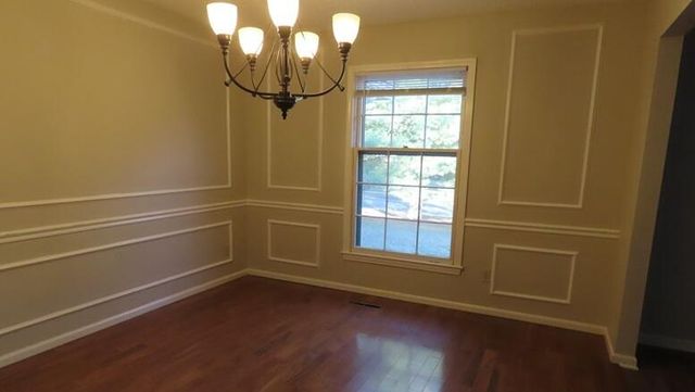 2545 S Catalina Avenue, Springfield, MO 65804