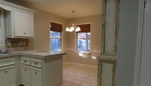 2545 S Catalina Avenue, Springfield, MO 65804