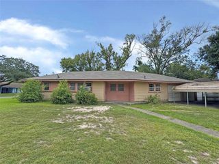 1009 Ruby Lane, Orange, TX 77630