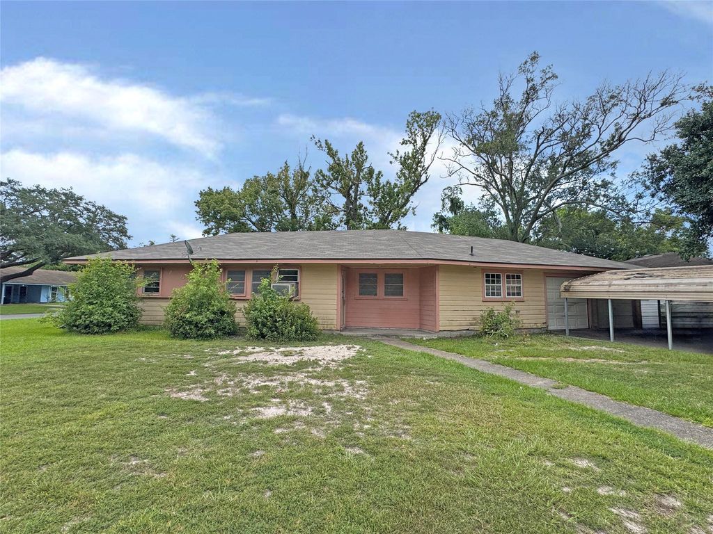 1009 Ruby Lane, Orange, TX 77630