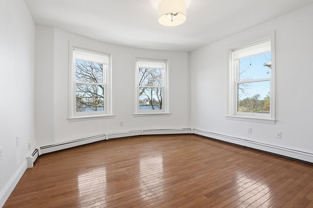 70 Commandants Way 70, Chelsea, MA 02150