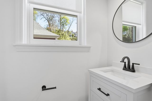 70 Commandants Way 70, Chelsea, MA 02150