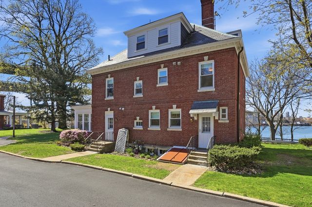 70 Commandants Way 70, Chelsea, MA 02150