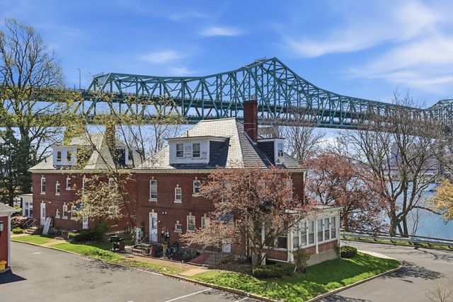 70 Commandants Way 70, Chelsea, MA 02150
