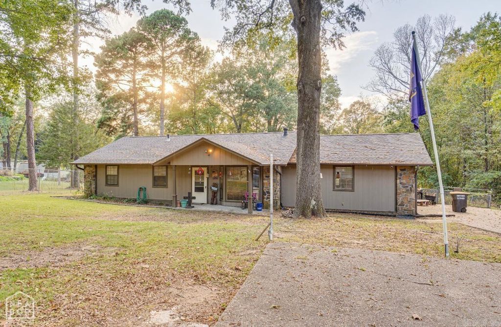 104 lawrence Landing Road, Conway, AR 72032