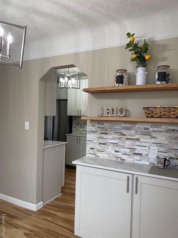 8998 Quandt Avenue, Allen Park, MI 48101