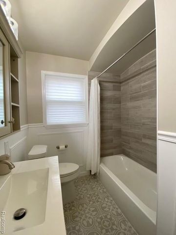 8998 Quandt Avenue, Allen Park, MI 48101