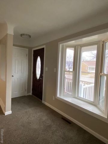 8998 Quandt Avenue, Allen Park, MI 48101