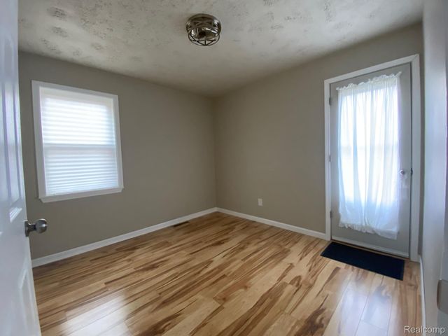 8998 Quandt Avenue, Allen Park, MI 48101