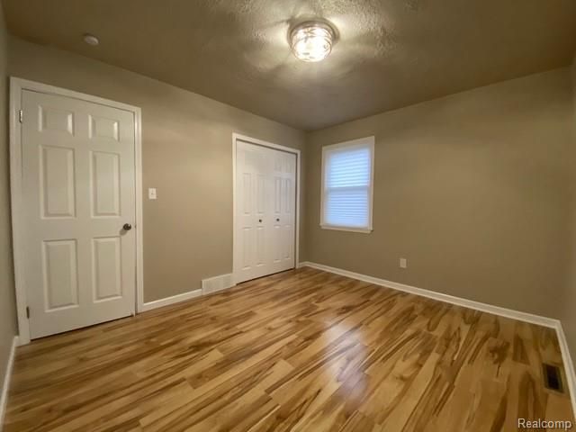 8998 Quandt Avenue, Allen Park, MI 48101