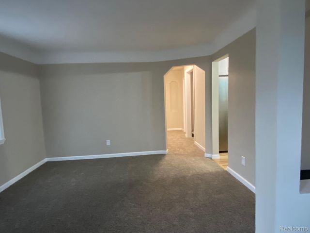 8998 Quandt Avenue, Allen Park, MI 48101