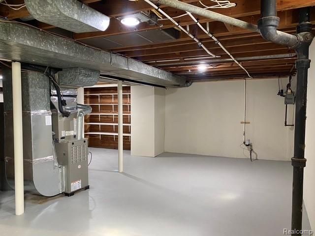 8998 Quandt Avenue, Allen Park, MI 48101