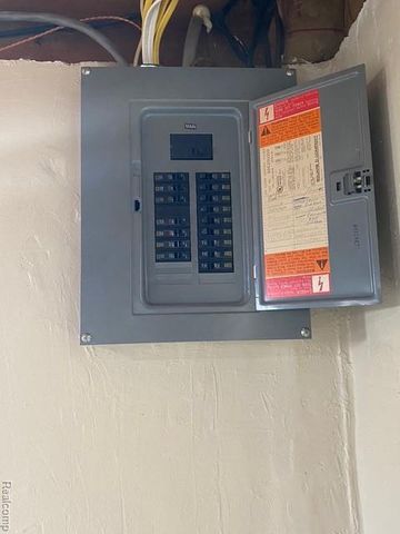 8998 Quandt Avenue, Allen Park, MI 48101