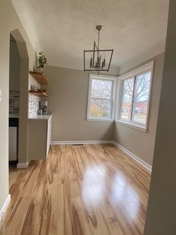 8998 Quandt Avenue, Allen Park, MI 48101