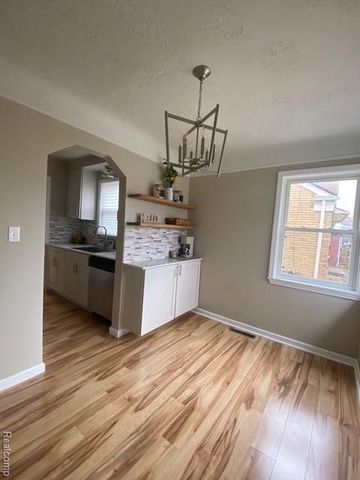 8998 Quandt Avenue, Allen Park, MI 48101