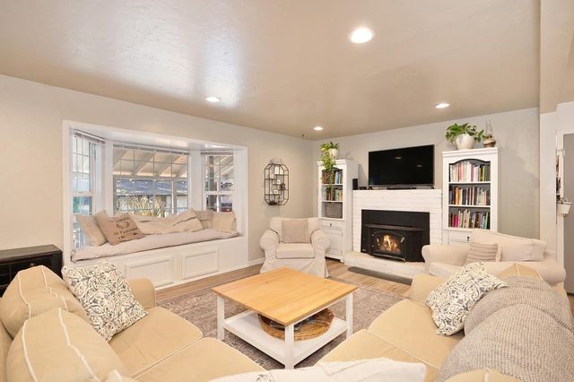 2895 North St, Pollock Pines, CA 95726