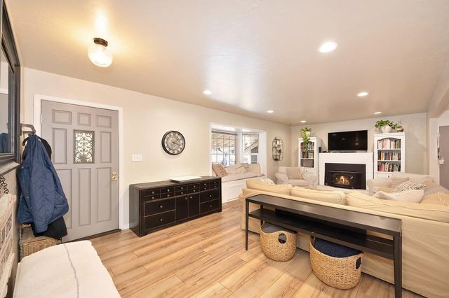 2895 North St, Pollock Pines, CA 95726